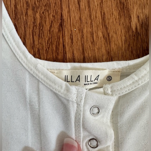 NanaMacs Ribbed Criss Cross Wrap Crop Tank - Picture 4 of 4